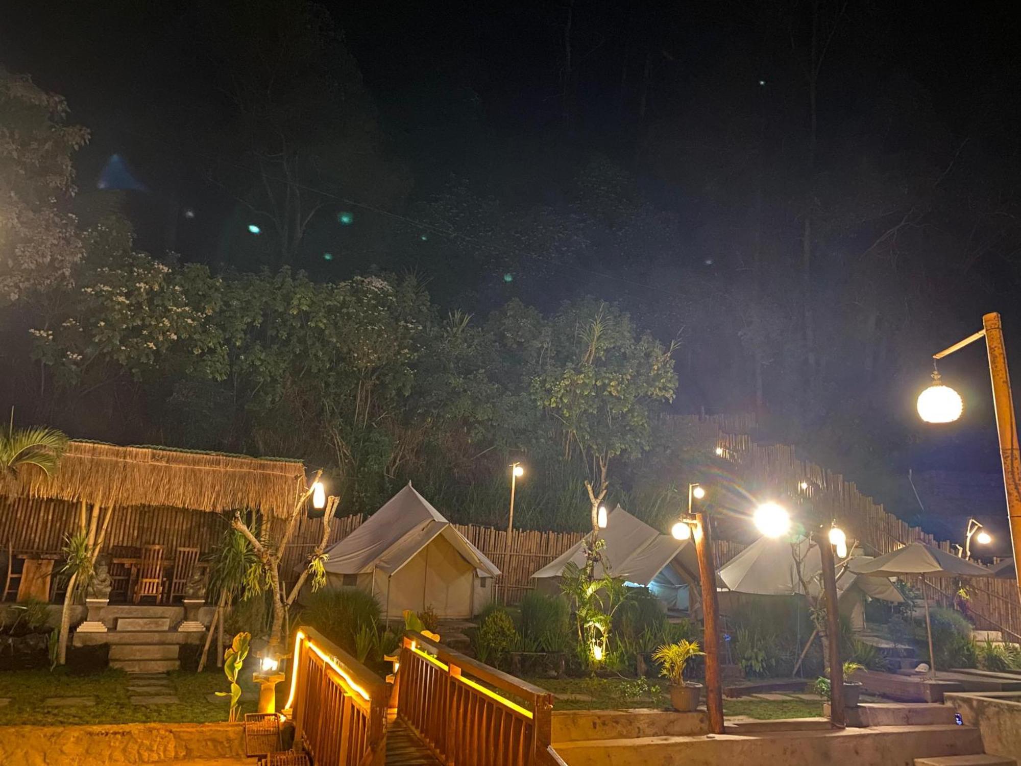 Emayan Glamping Kubupenlokan Extérieur photo